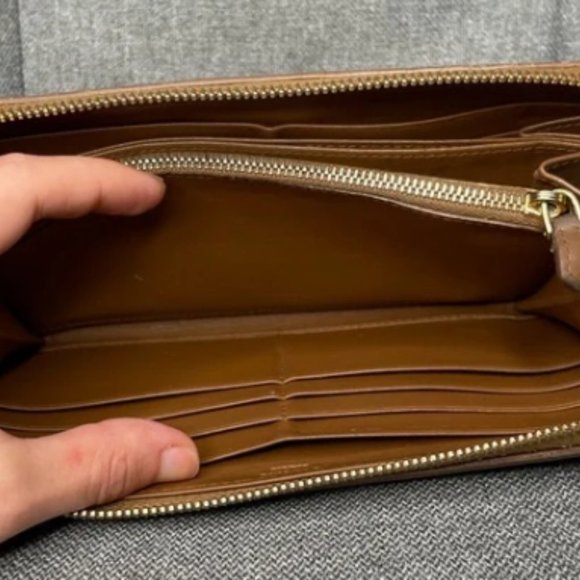 EUC Prada Soft Calf Quilted Zippy Wallet w/ Original Box, Tissue and COA! - Picture 9 of 14